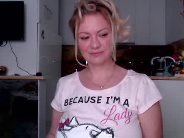 female cam girl kiradivine image #1995257