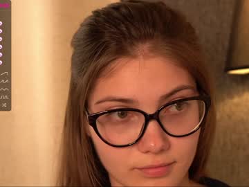 female cam girl crystalreves image #1779219