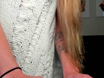 female cam couple theonlymilf image #2956408