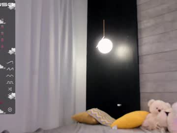 female cam girl small_blondee image #2540674