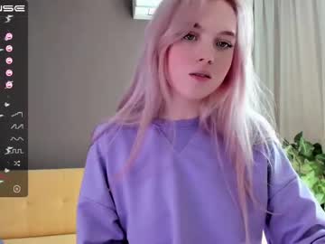 female cam girl small_blondee image #1618278
