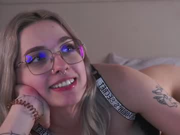 elinacherry  female  webcam