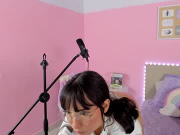 female cam girl little_effy18 image #2232775