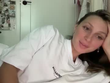 female cam girl bellabyers image #3942571