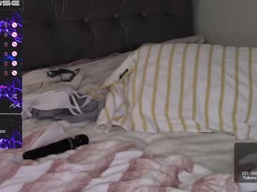 female cam girl mari_and_jandro image #1553621