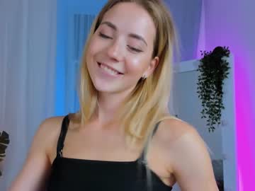 female cam girl emmi_rosee image #2904206