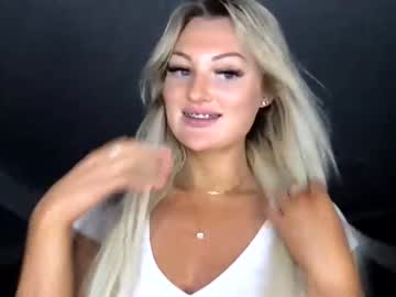 slimthicccchick  female  webcam