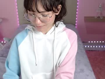 female cam girl little_effy18 image #989730