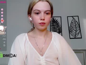 female cam girl small_blondee image #3349619