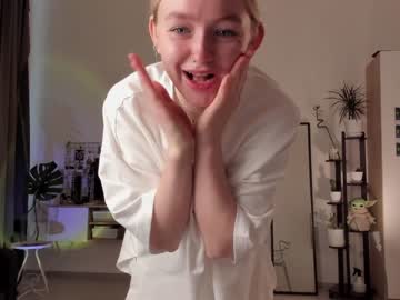female cam couple charming_daisy image #2379549