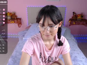 female cam girl little_effy18 image #501440