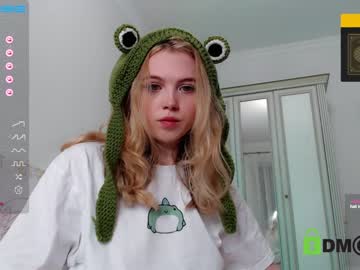 female cam girl small_blondee image #3426609