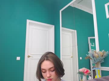 female cam girl adelewilson__ image #513045
