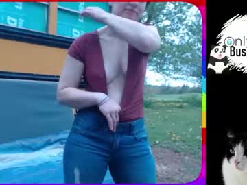 female cam couple busbuddies image #1864743