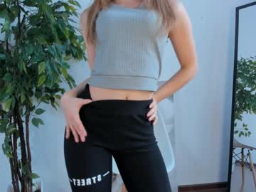 female cam girl merciaembry image #3981041