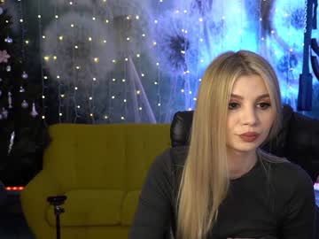 female cam couple kira0541 image #3448573