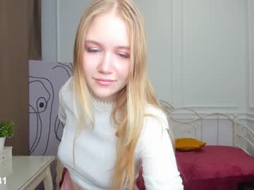 female cam girl kittenbella image #2729273