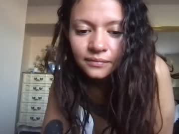 female cam couple daddyyleo image #4020409