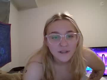 female cam girl shortnsweetie image #3970383