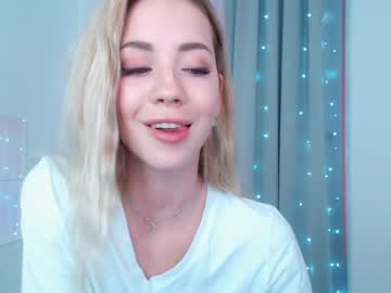 female cam girl emmi_rosee image #1053708