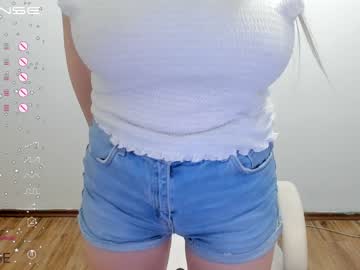 female cam girl emmika_ image #3586683