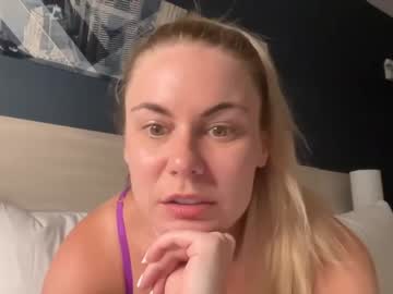 female cam girl leannequeen113 image #2456918