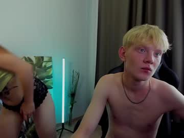 female cam couple henscheldeas image #2255973