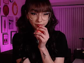 female cam couple sofiaswetdreams image #3803539