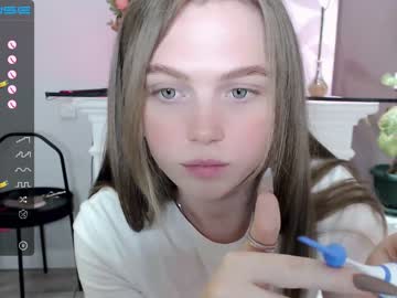 female cam girl small_blondee image #2839975