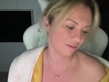 female cam girl kiradivine image #2884638