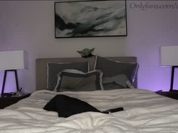 female cam couple ari_lovexo image #3015305