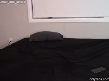 female cam girl mari_and_jandro image #591379