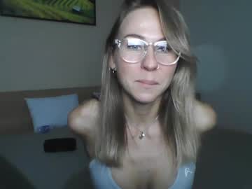 viktoriaaember  female  webcam
