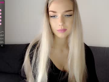 pervyblonde  female  webcam