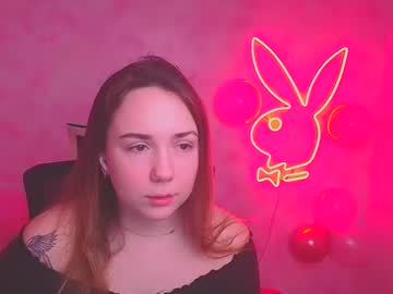 elma__  female  webcam