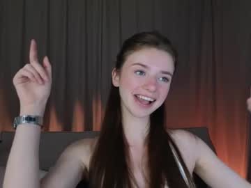 kelsiwest  female  webcam