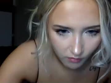 cherryluvr86  female  webcam
