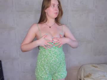 flora_fiore  female  webcam