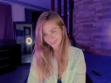 female cam girl over_the_moon_ image #2656383