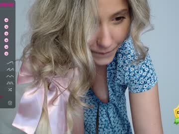 female cam girl theellenshow image #3730646