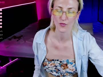 female cam girl eva__blonde image #2159116
