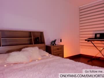 female cam couple emilyortiz_ image #2525504