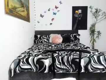 female cam girl inocent_student18 image #3206640