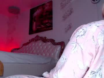 female cam girl kiradivine image #1427331