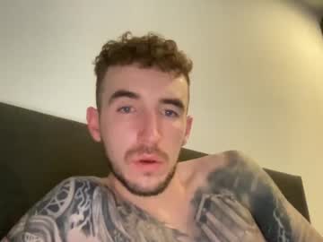tattooedgianttt  webcam