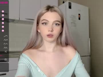 female cam girl small_blondee image #1212488
