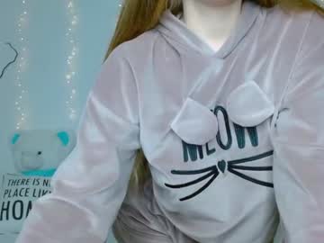 female cam girl little__cherrry image #2463405