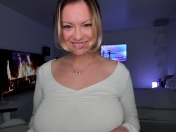 female cam girl kiradivine image #479304