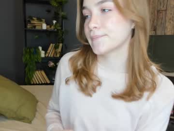 female cam couple thomashelena image #1236488