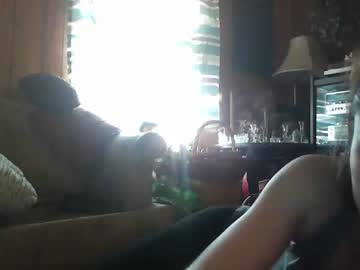 female cam couple slipperywhenwet1111 image #1102503